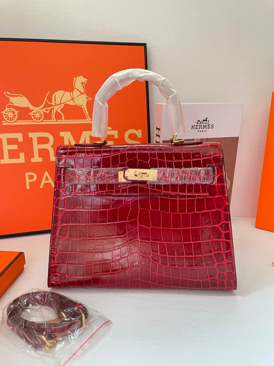 2WH28BDE Stylish leather bag