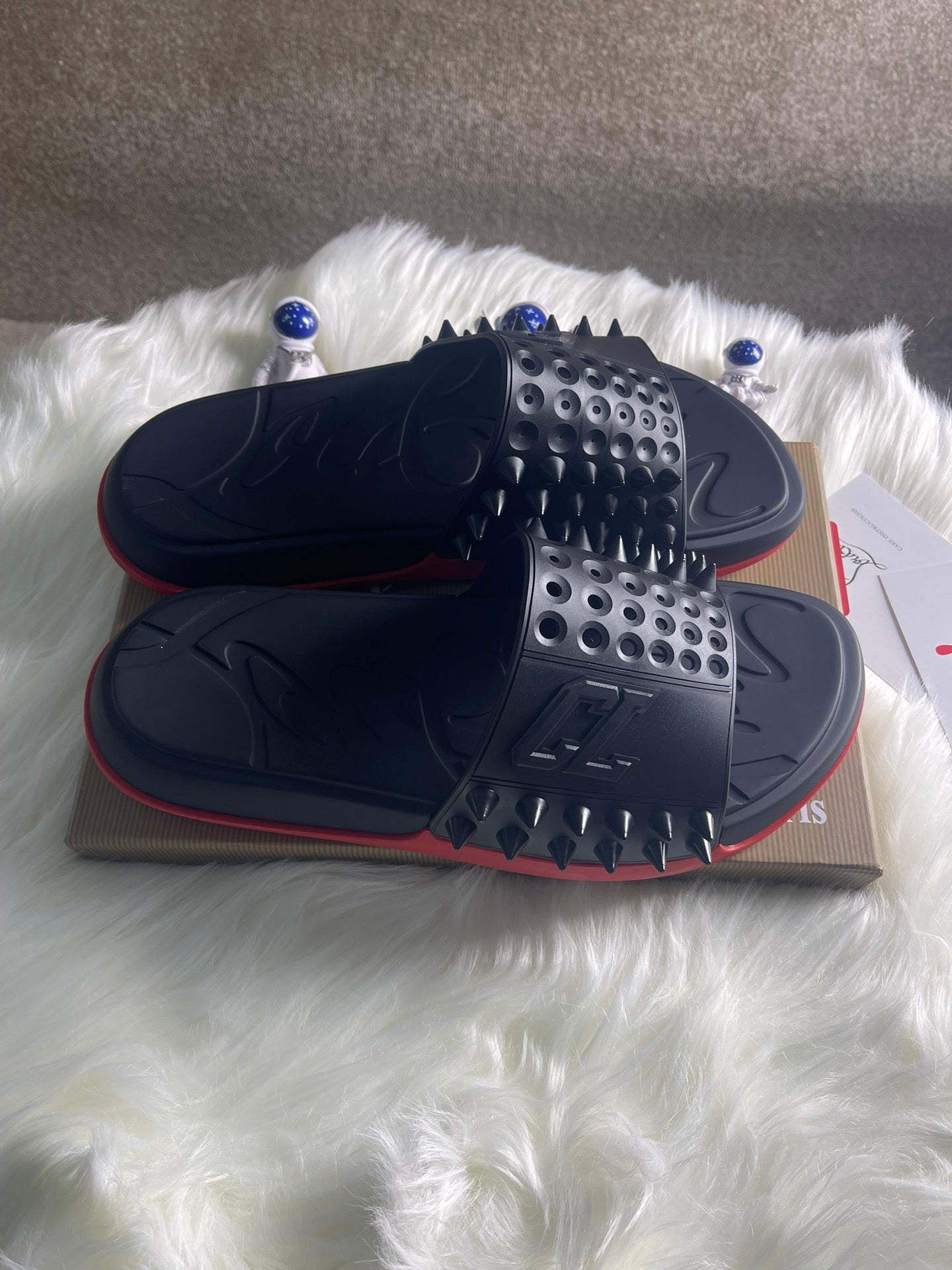 J4A22ZDE Stylish Slippers
