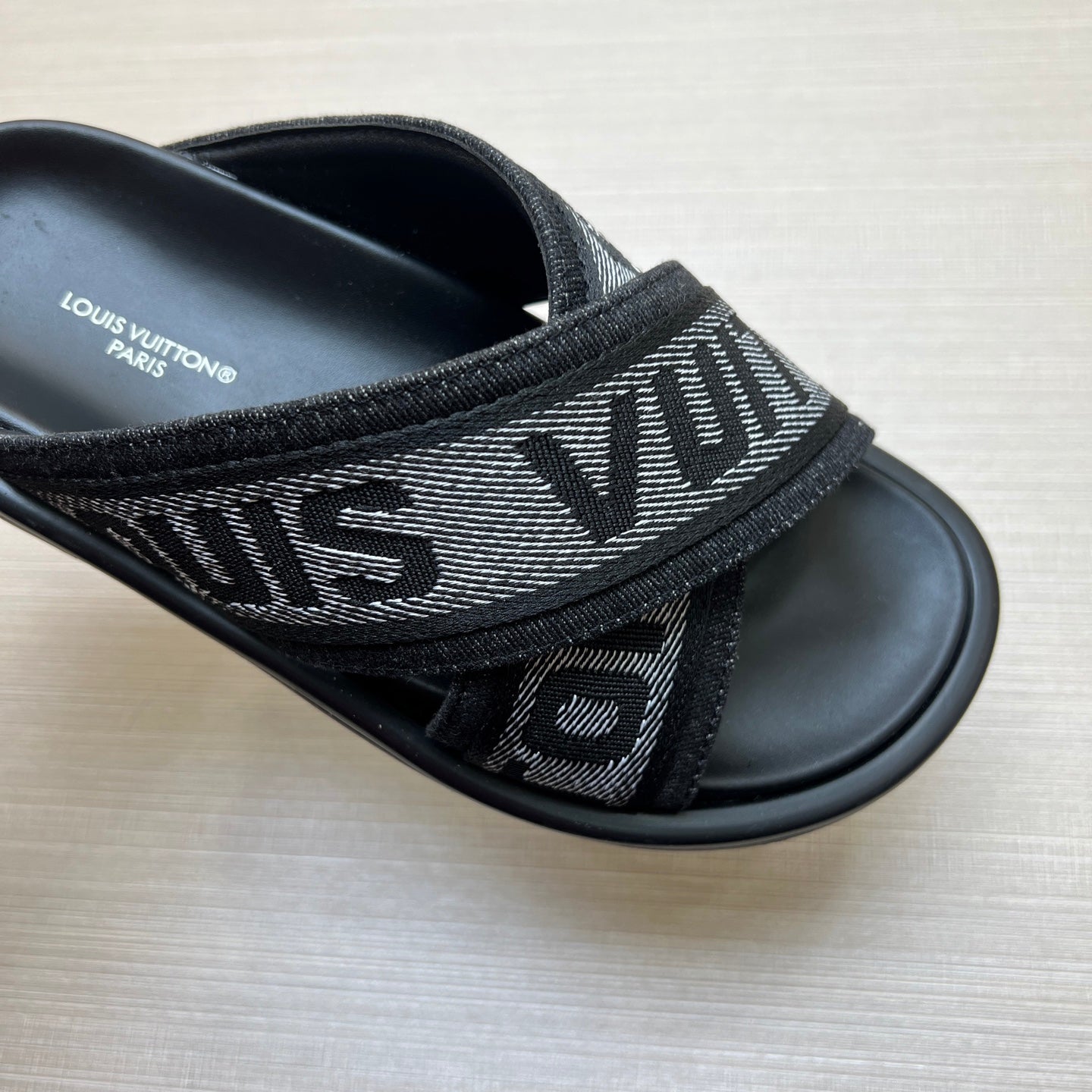 535ZE273ZDE Stylish Slippers