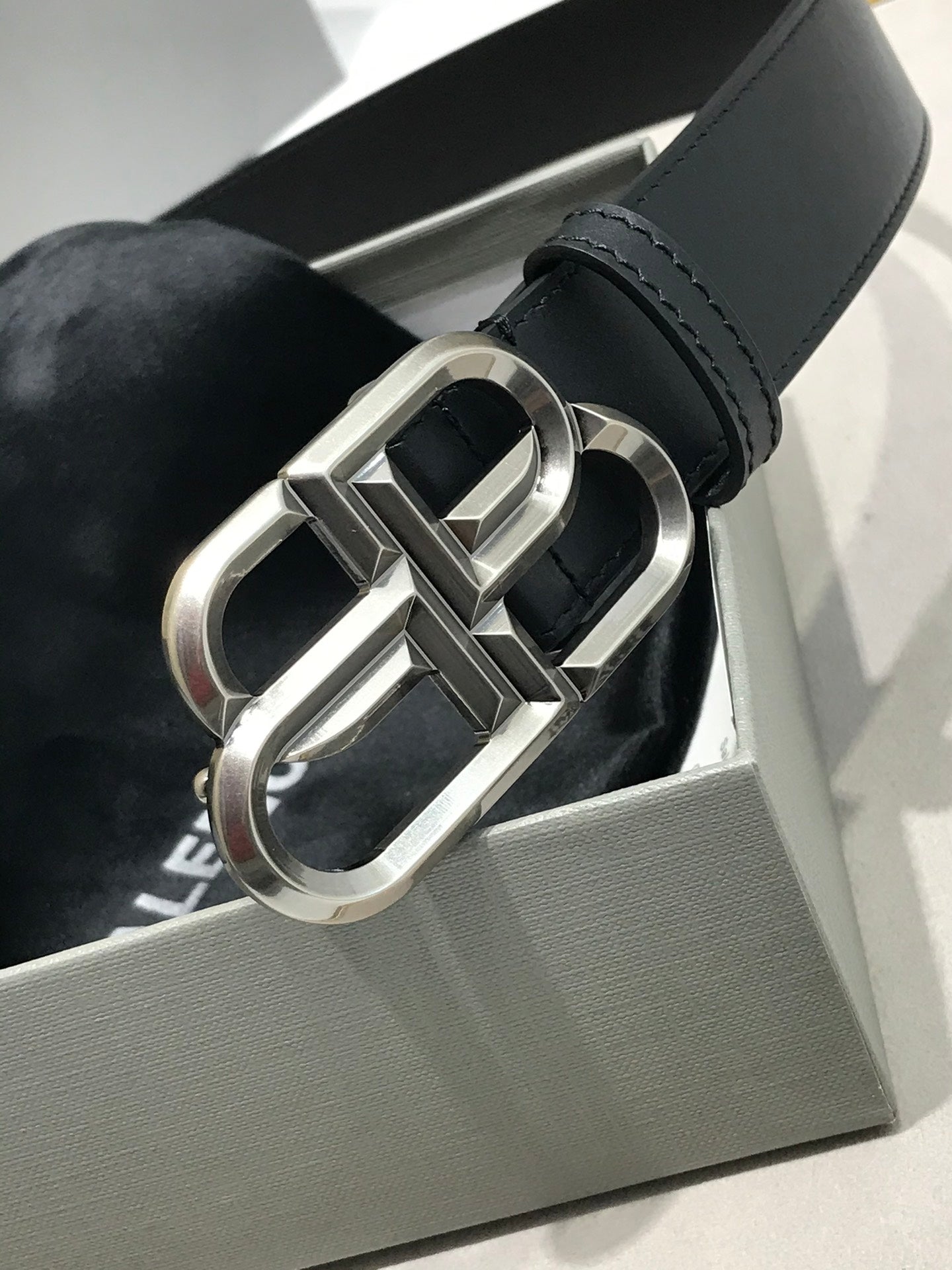 255RJ3PDE Stylish  High quality belt With full package