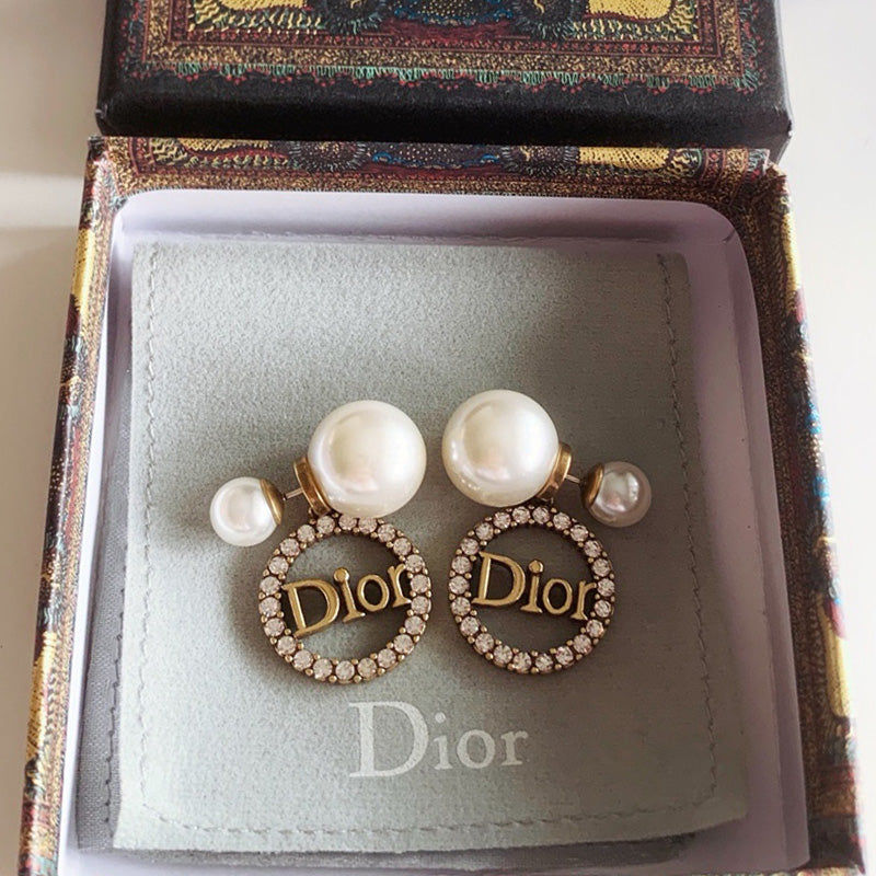 1YD419EDE Stylish Earrings