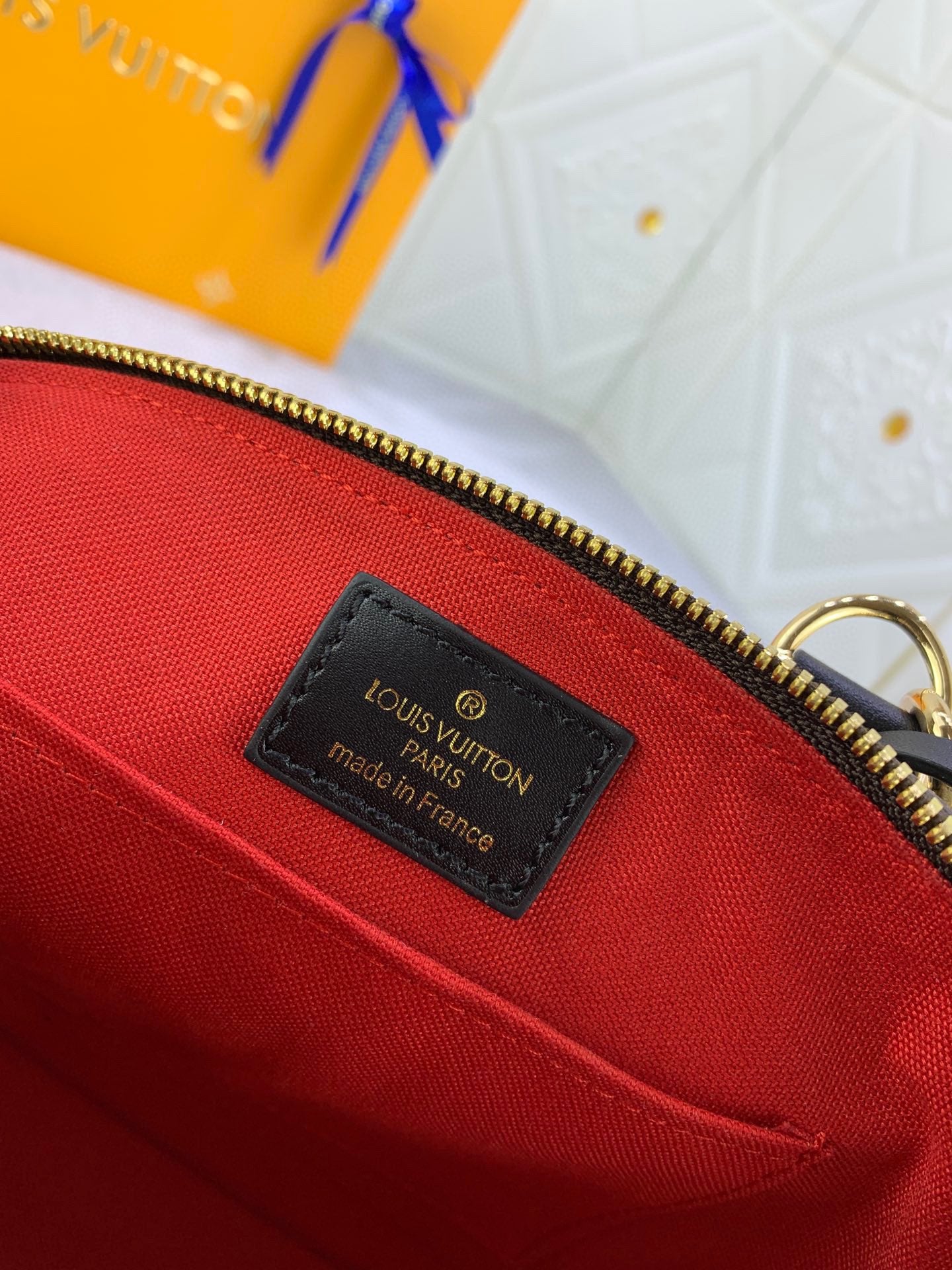 2XE337BDE Stylish leather bag 