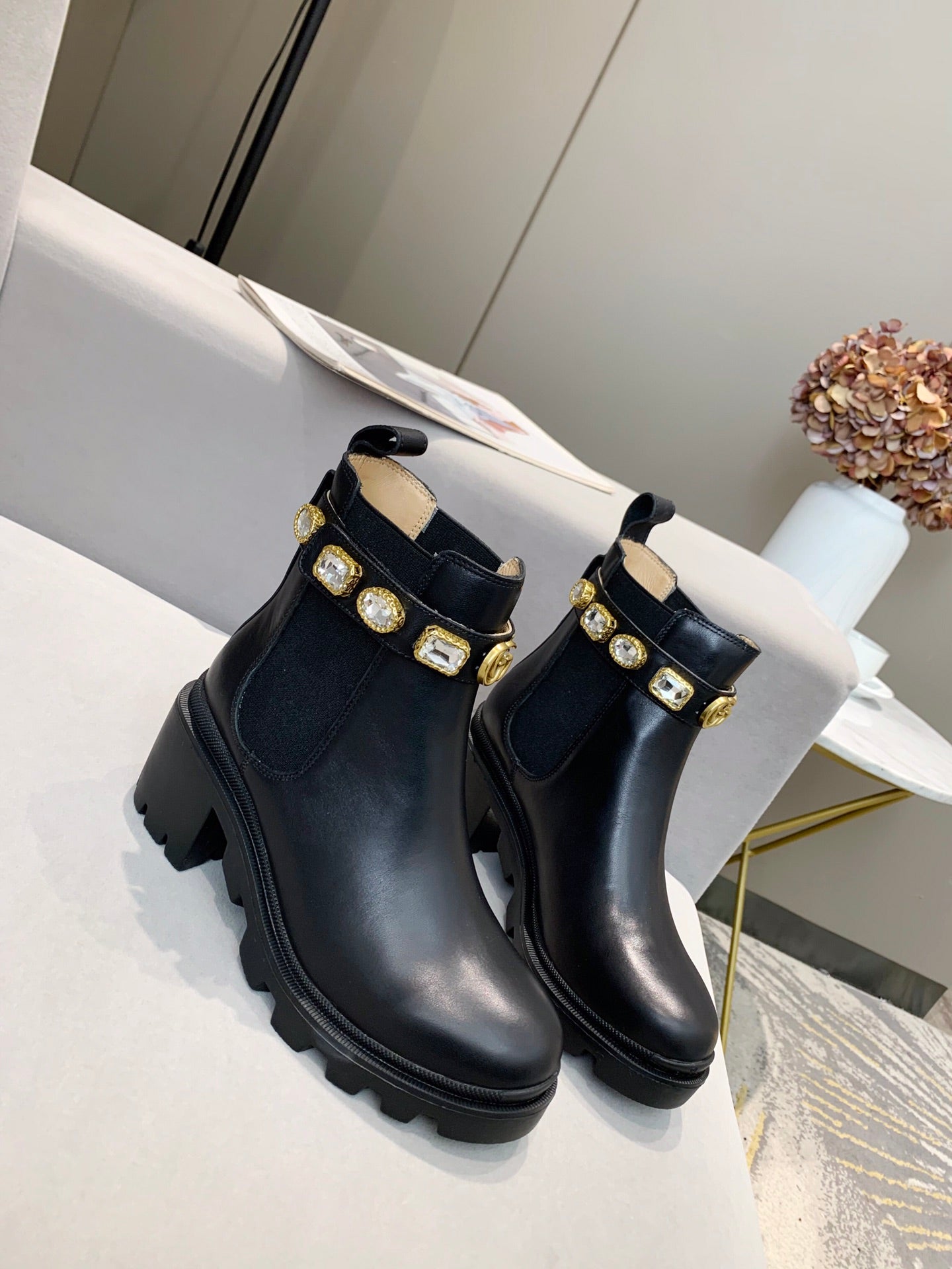 2XB195ZDE Stylish leather boot (top layer leather lining)