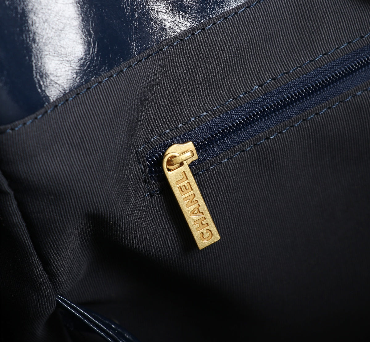 2XC296BDE Stylish leather bag 