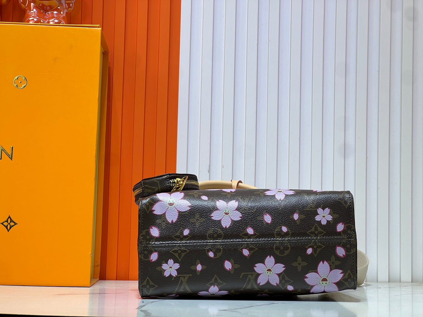 155NE62BDE Stylish leather bag