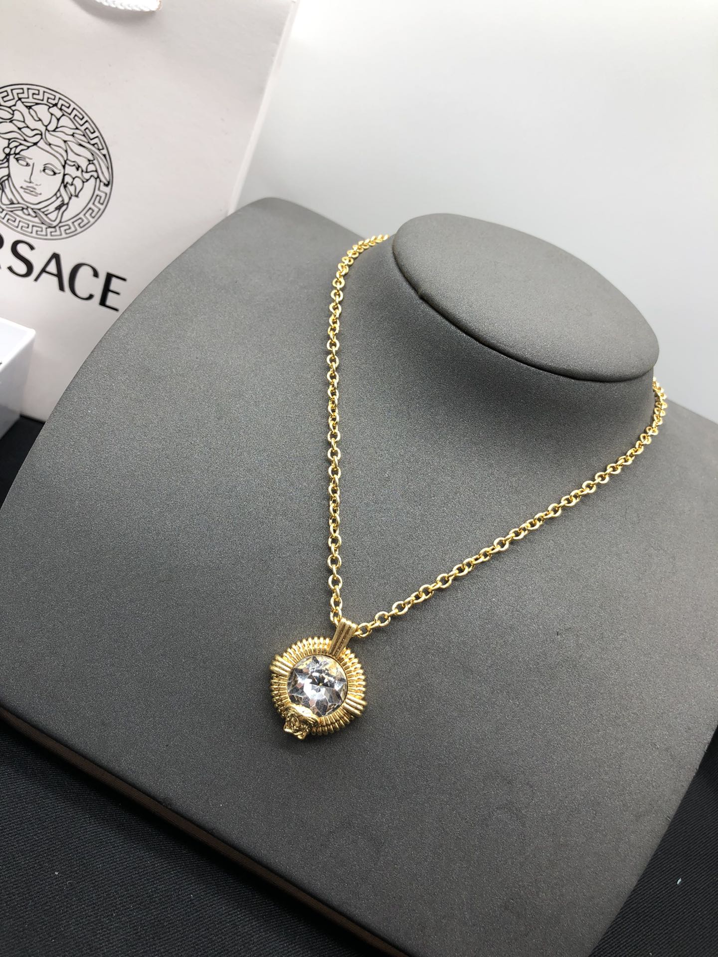 175RV62XDE Stylish  Necklaces