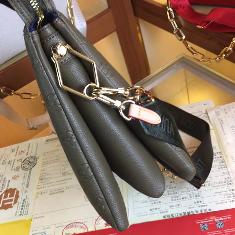 2E42BDE Stylish leather bag 