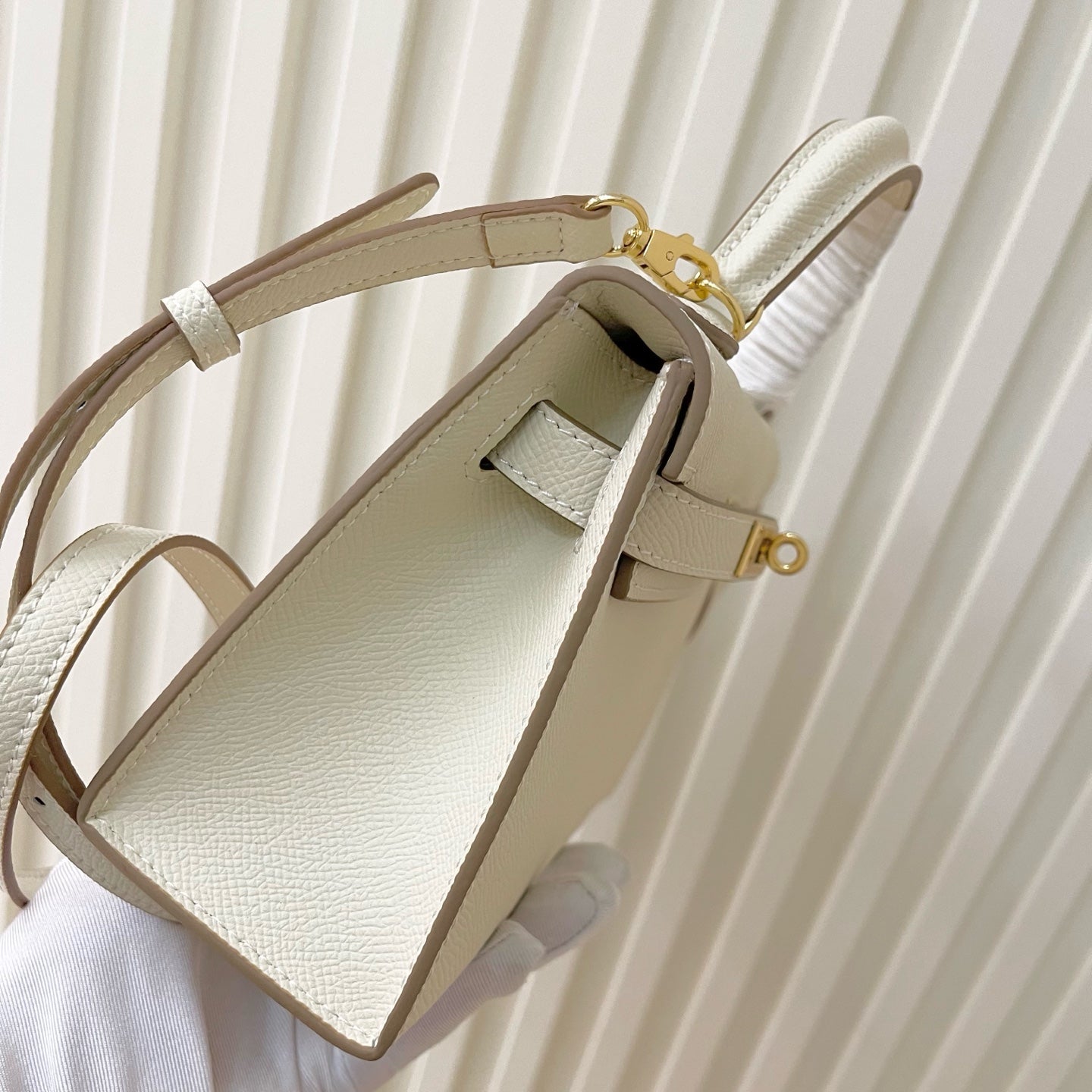 2WH26BDE Stylish leather bag