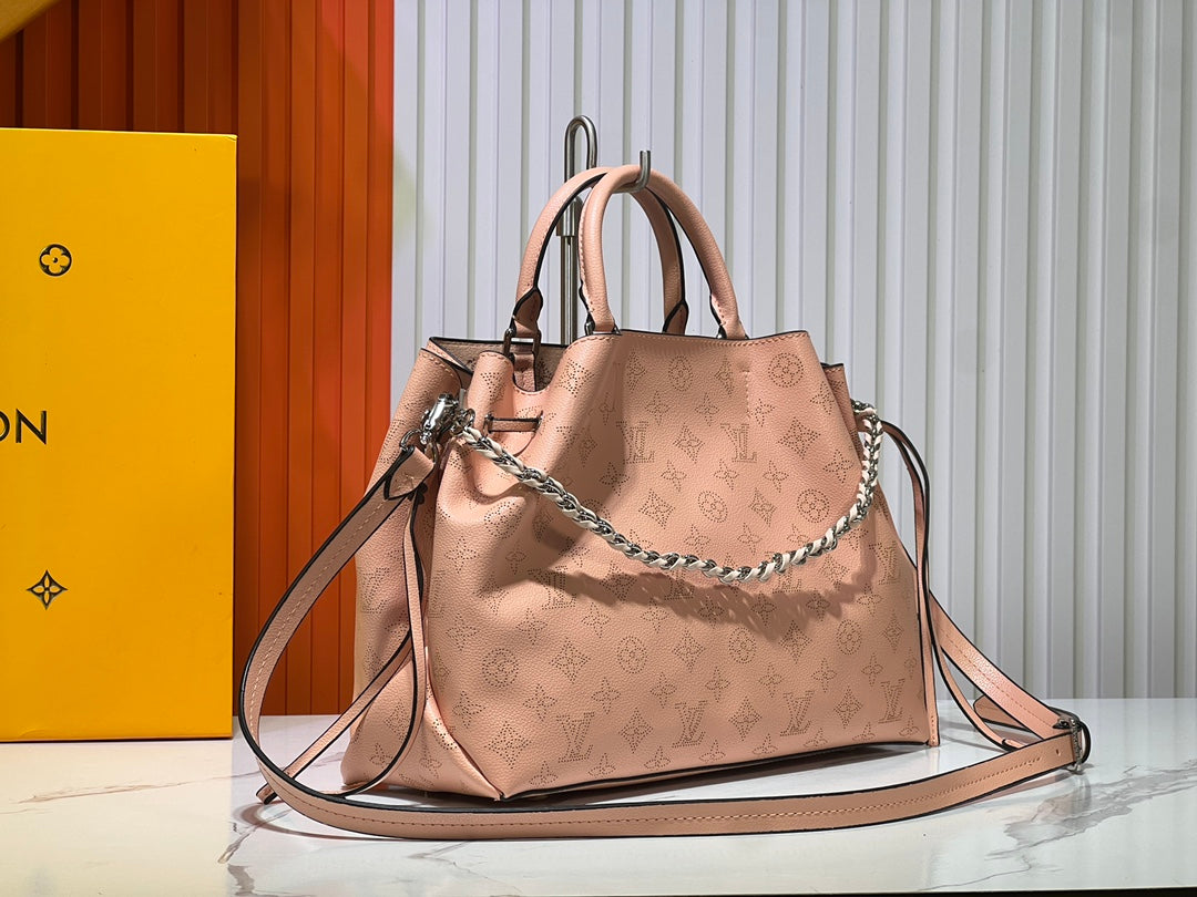 155NE39BDE Stylish leather bag