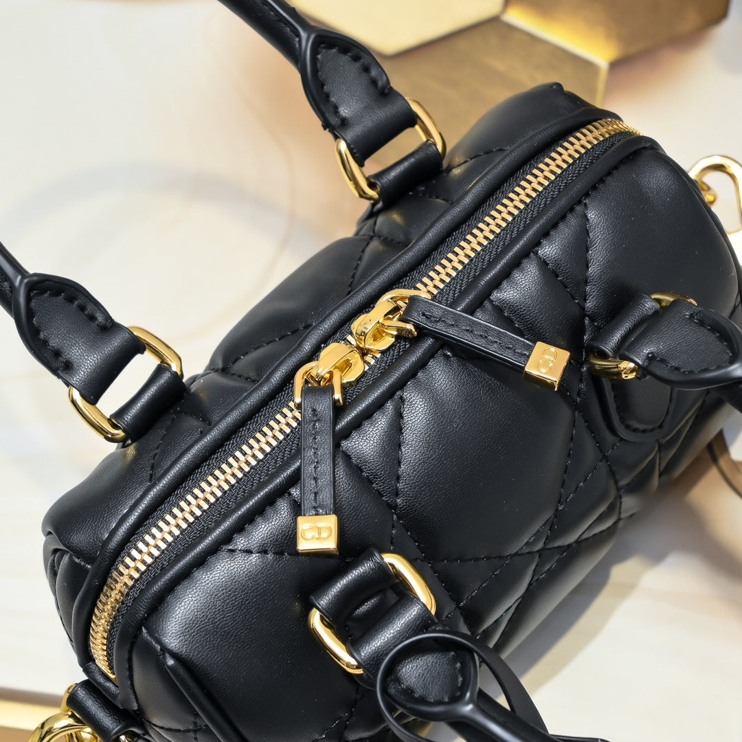 2WD32BDE Stylish leather bag