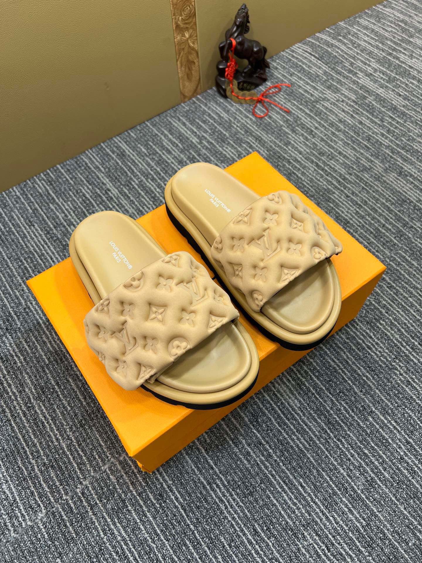 5XE119ZDE Stylish leather quality Slippers