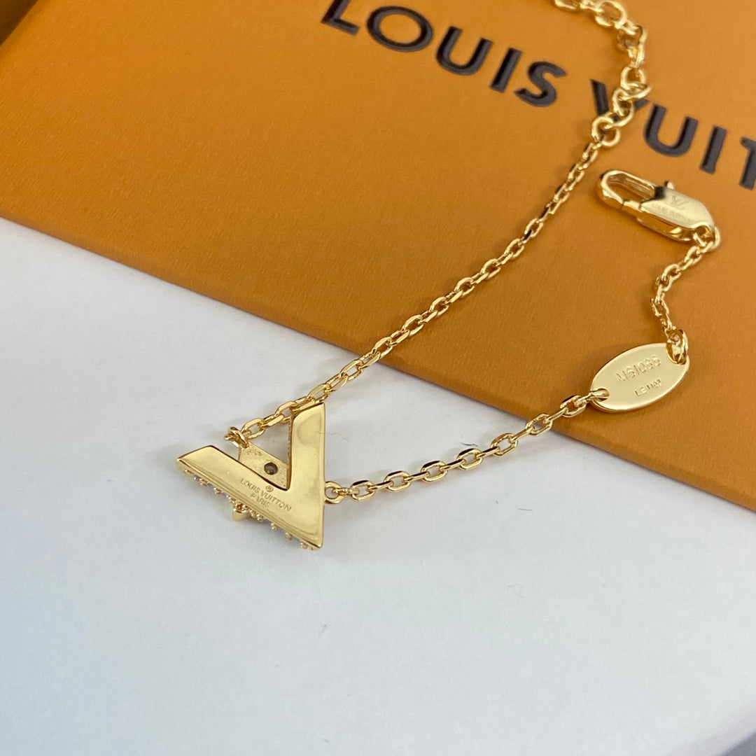1XE609XDE Stylish  Earrings Bracelets Necklaces