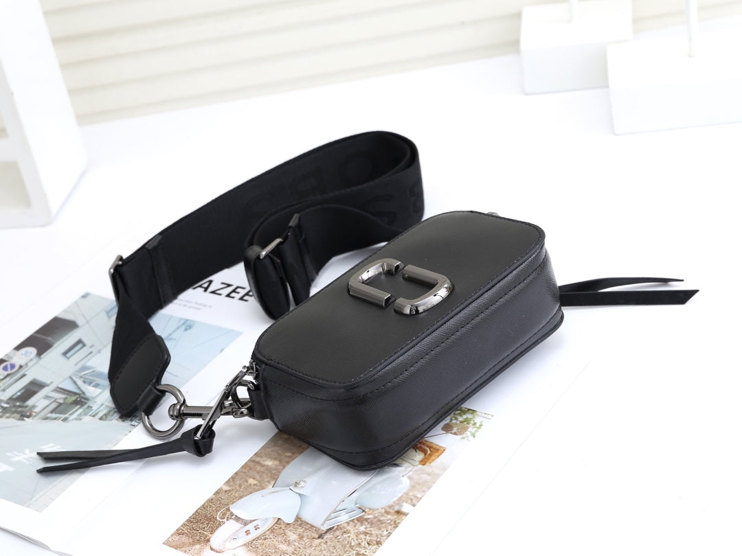 1XA31BDE Stylish leather bag 