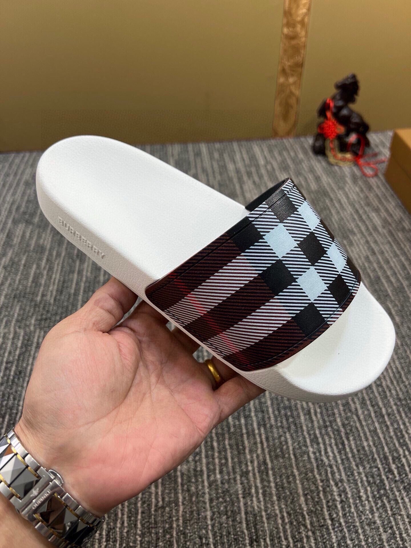 535ZR261ZDE Stylish Slippers