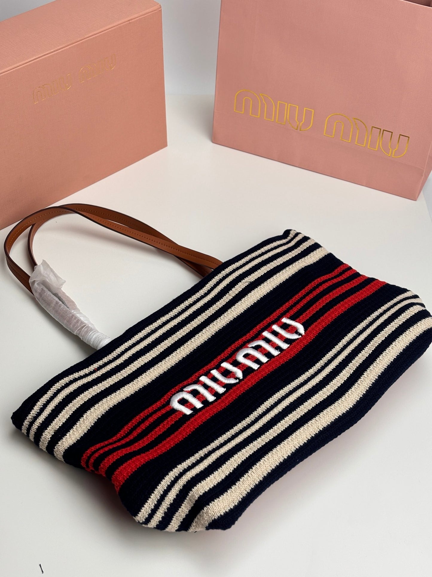 1XA78BDE Stylish Woven Bag