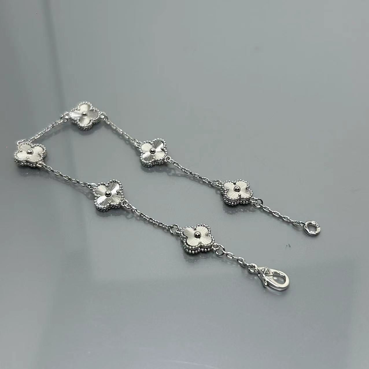 5XVA183KDE Stylishbracelets 6 flowers mini size 0.9cm flower