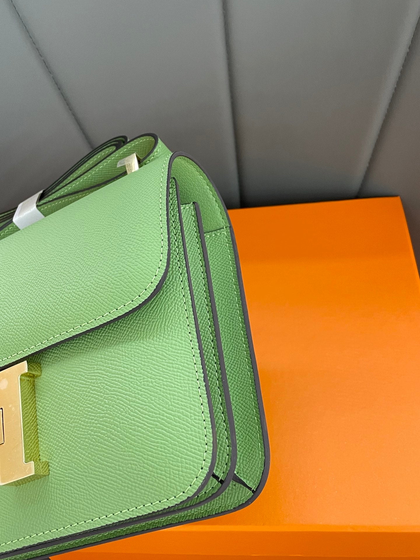 155NH66BDE Stylish leather bag