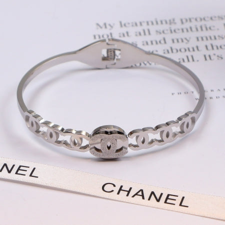 BC45KDE Stylish Bracelets