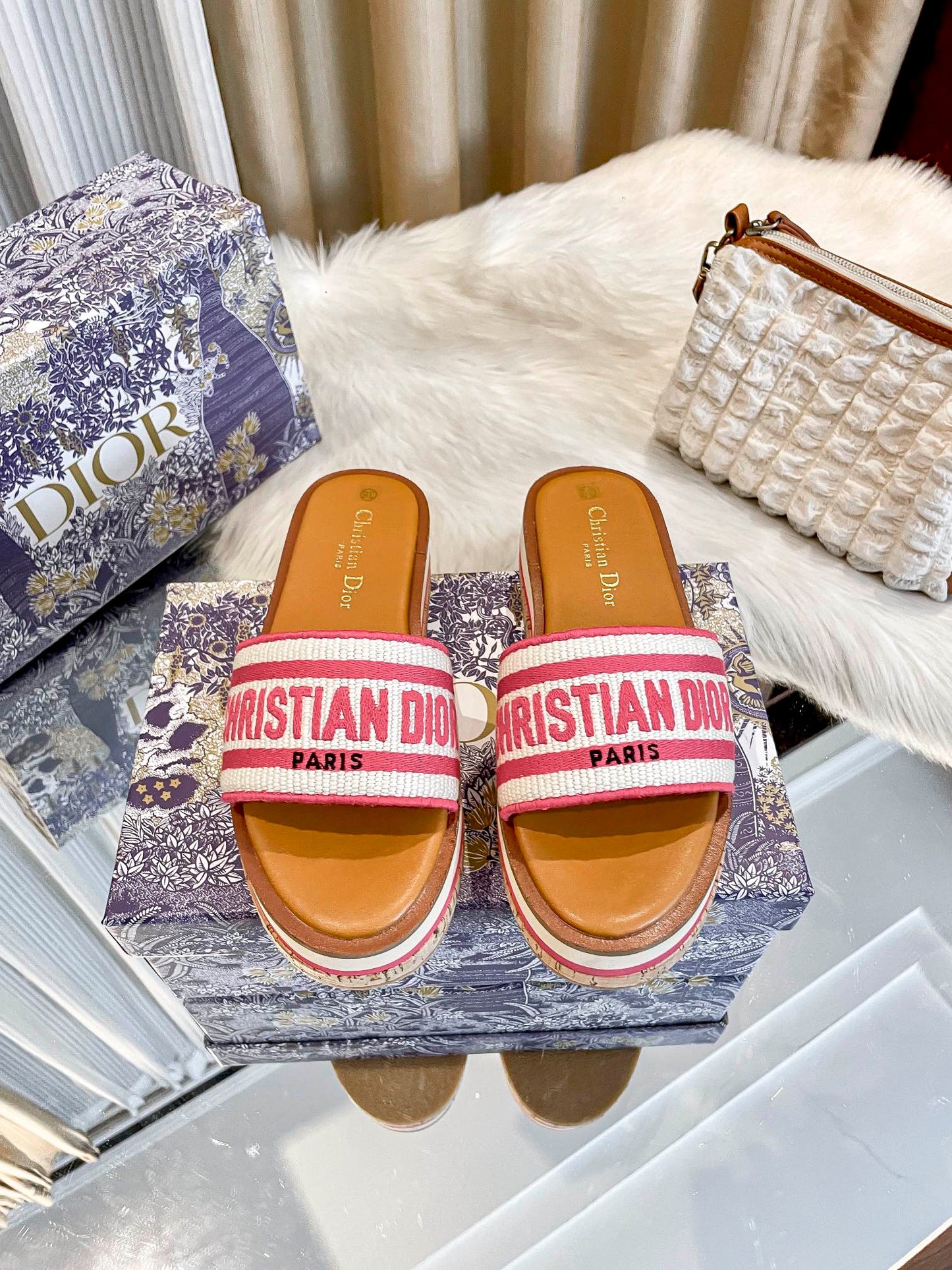 1LD22ZDE Stylish slippers