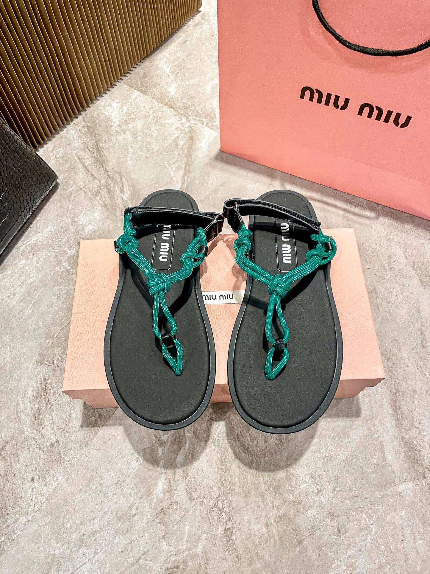 14A170ZDE Stylish sandals