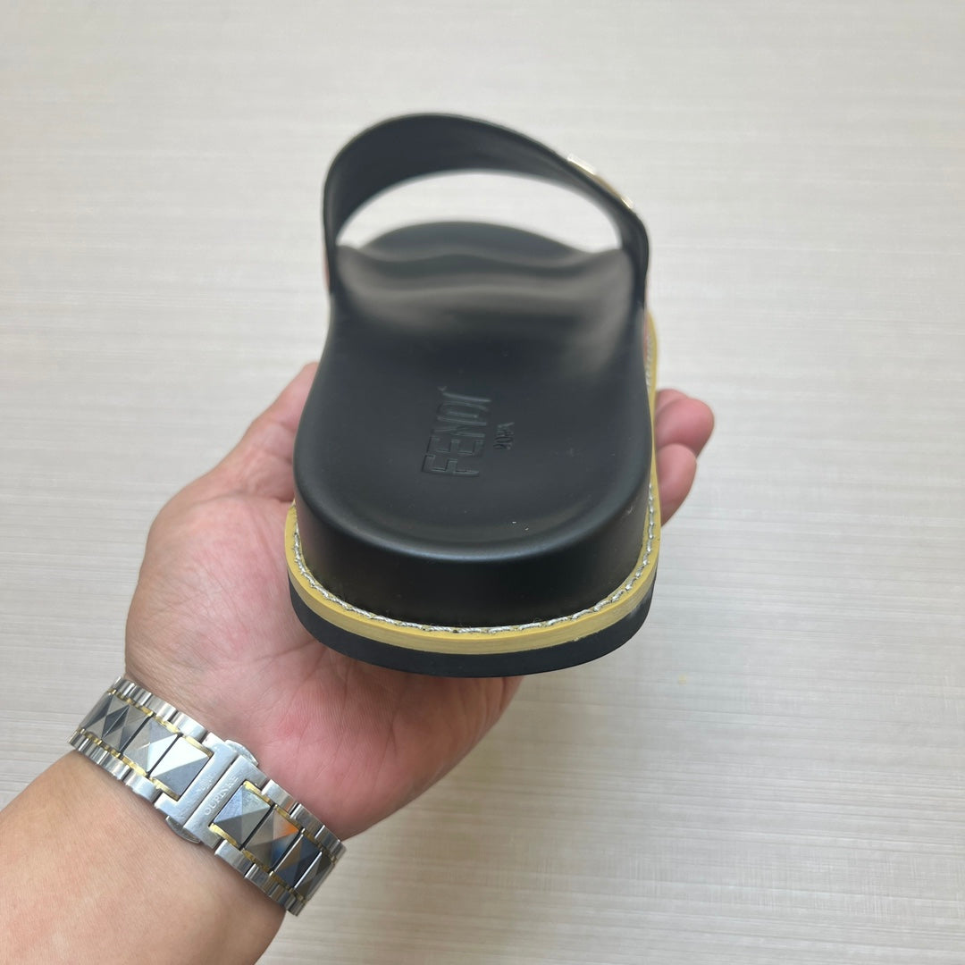 54F121ZDE Stylish slippers