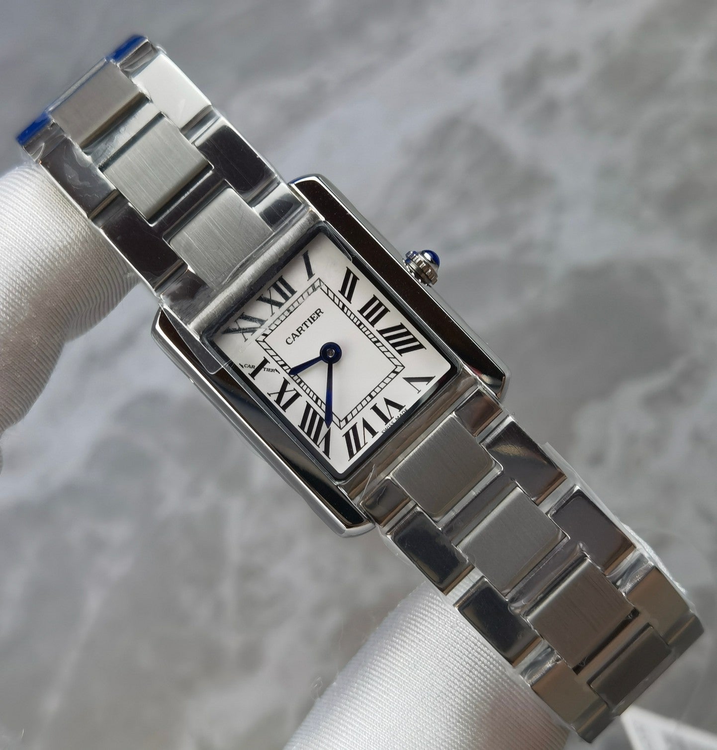 2LK2LDE Stylish Watches