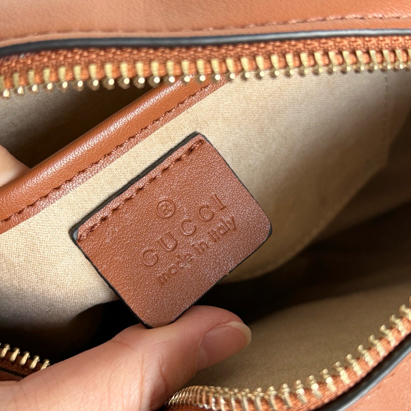 2WB18BDE Stylish leather bag