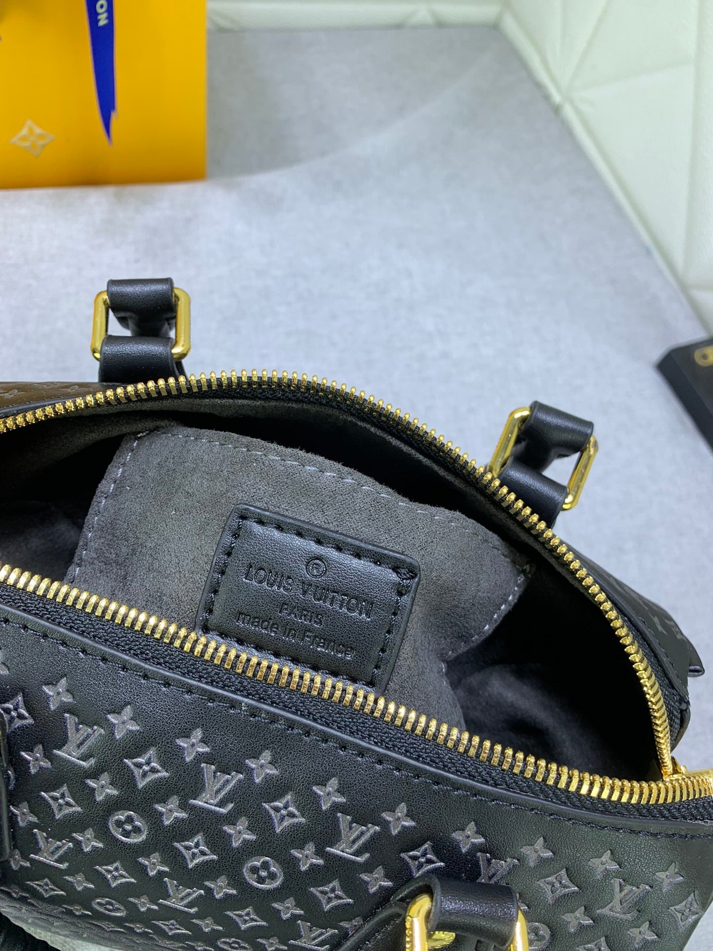 1XE143BDE Stylish leather bag 