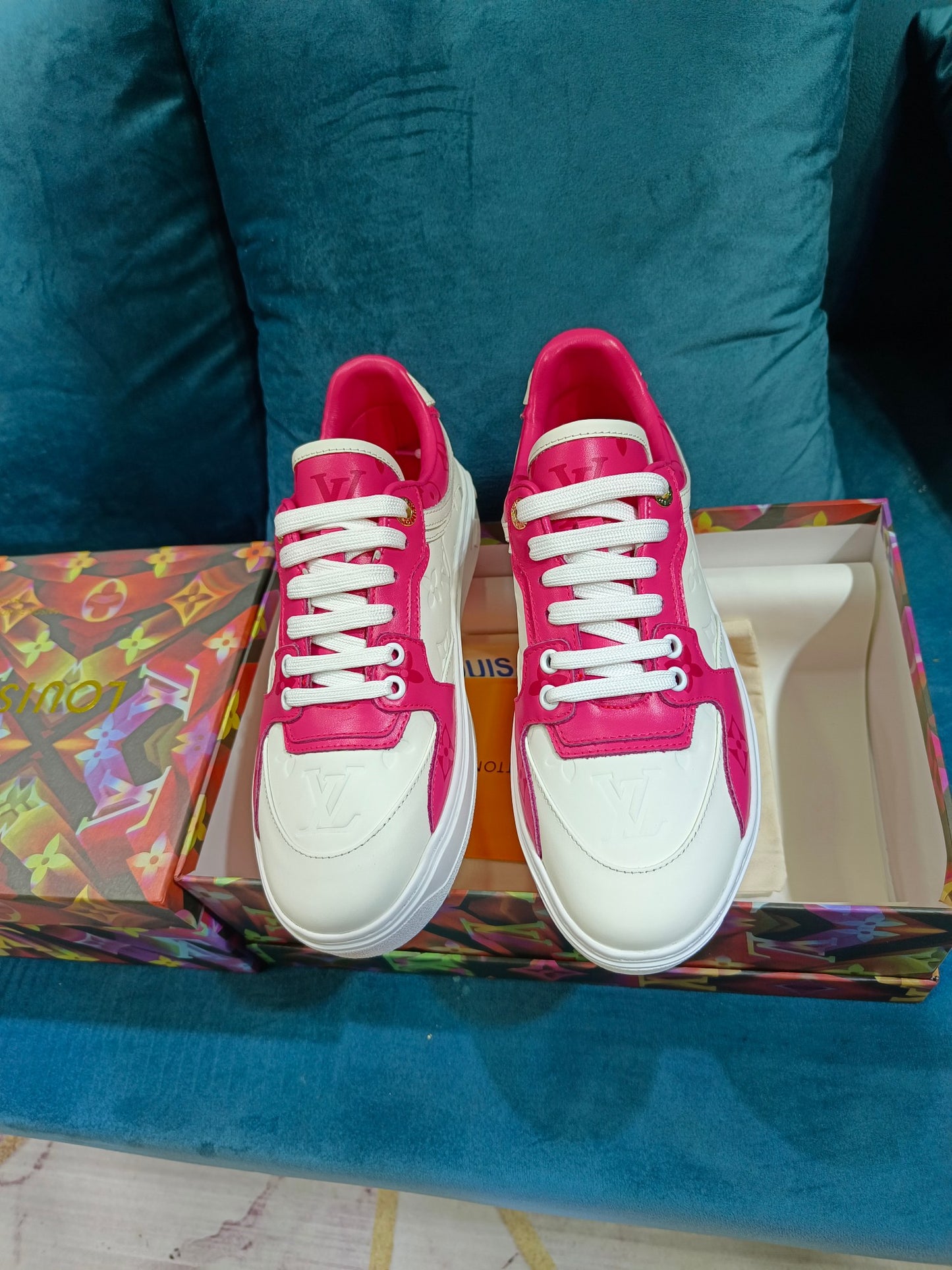 2YE45ZDE Stylish Sneakers