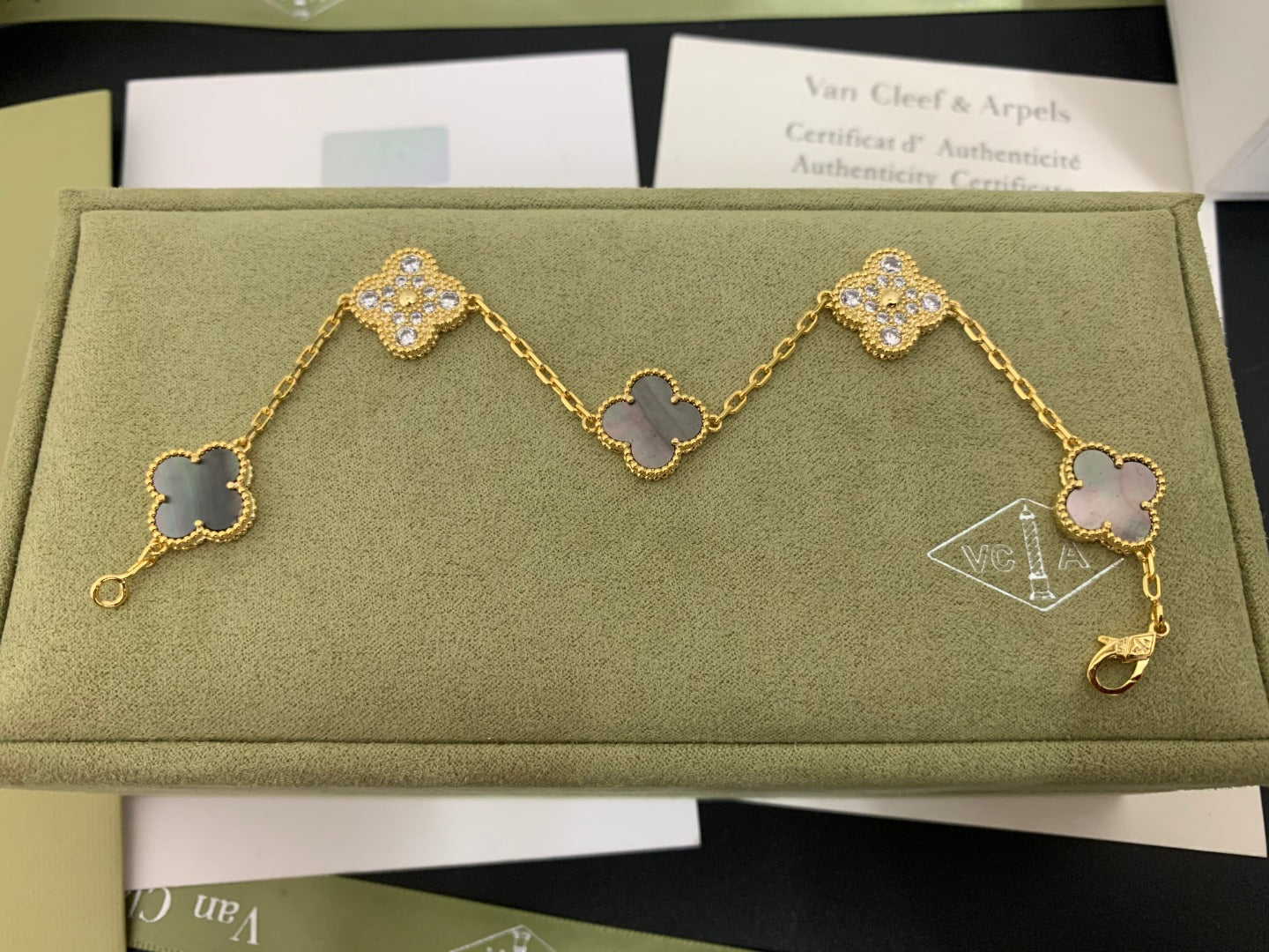 5XVA179KDE Stylish bracelets 5 flowers normal size1.5cm flower