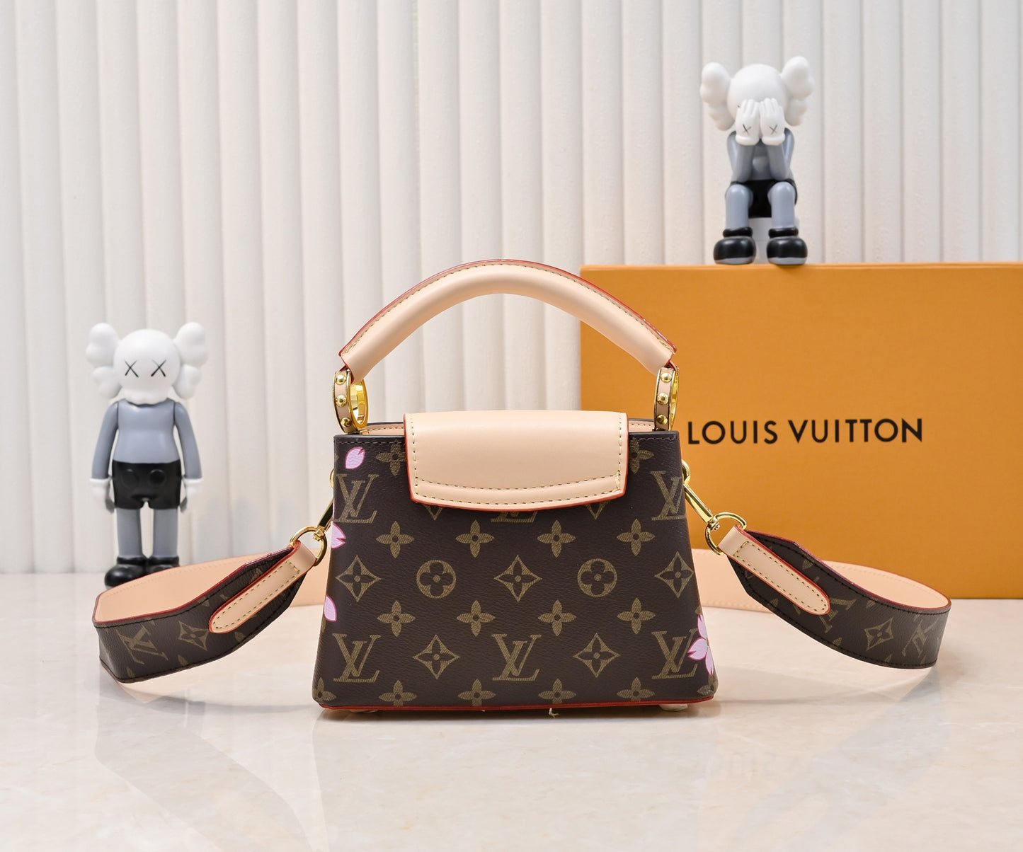 155NE42BDE Stylish leather bag