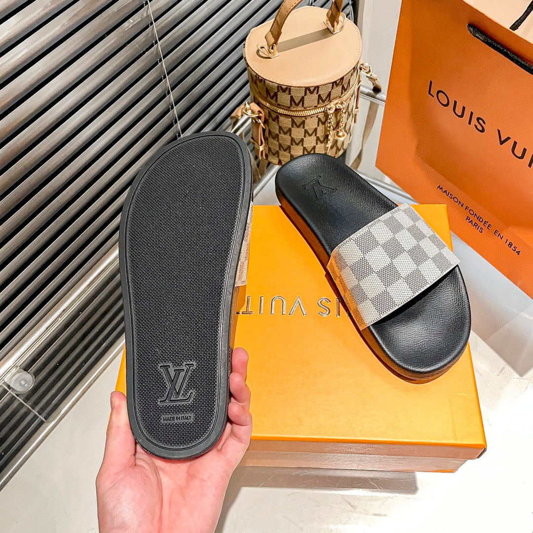 14E195ZDE Stylish Slippers