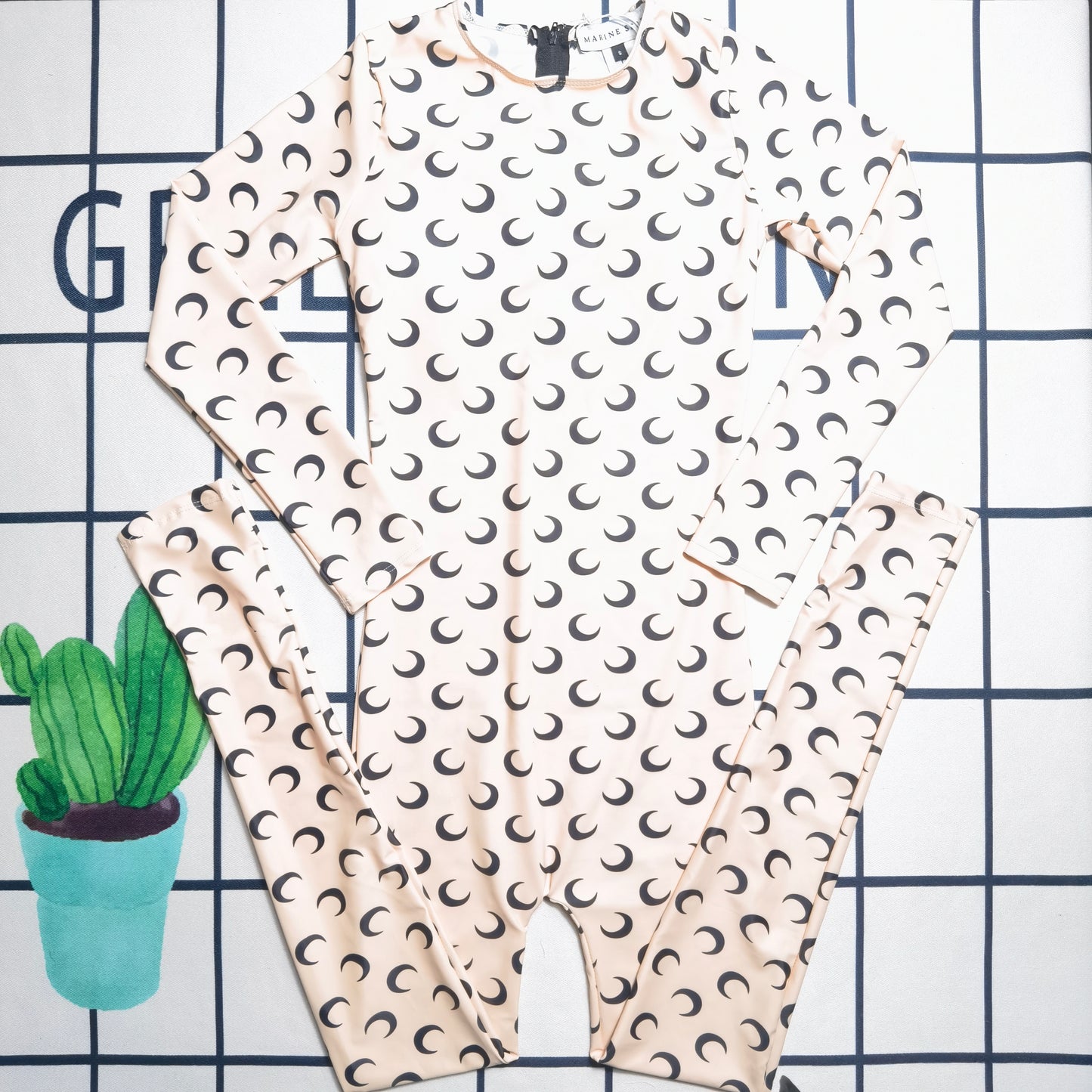14A139YDE Stylish Long sleeve swimsuit