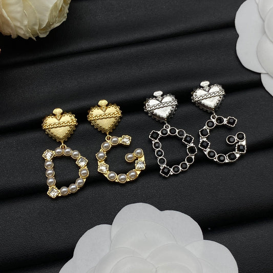 14D1070EDE Stylish Earrings