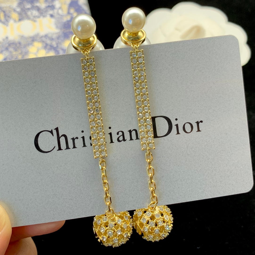 1YD293EDE Stylish Earrings