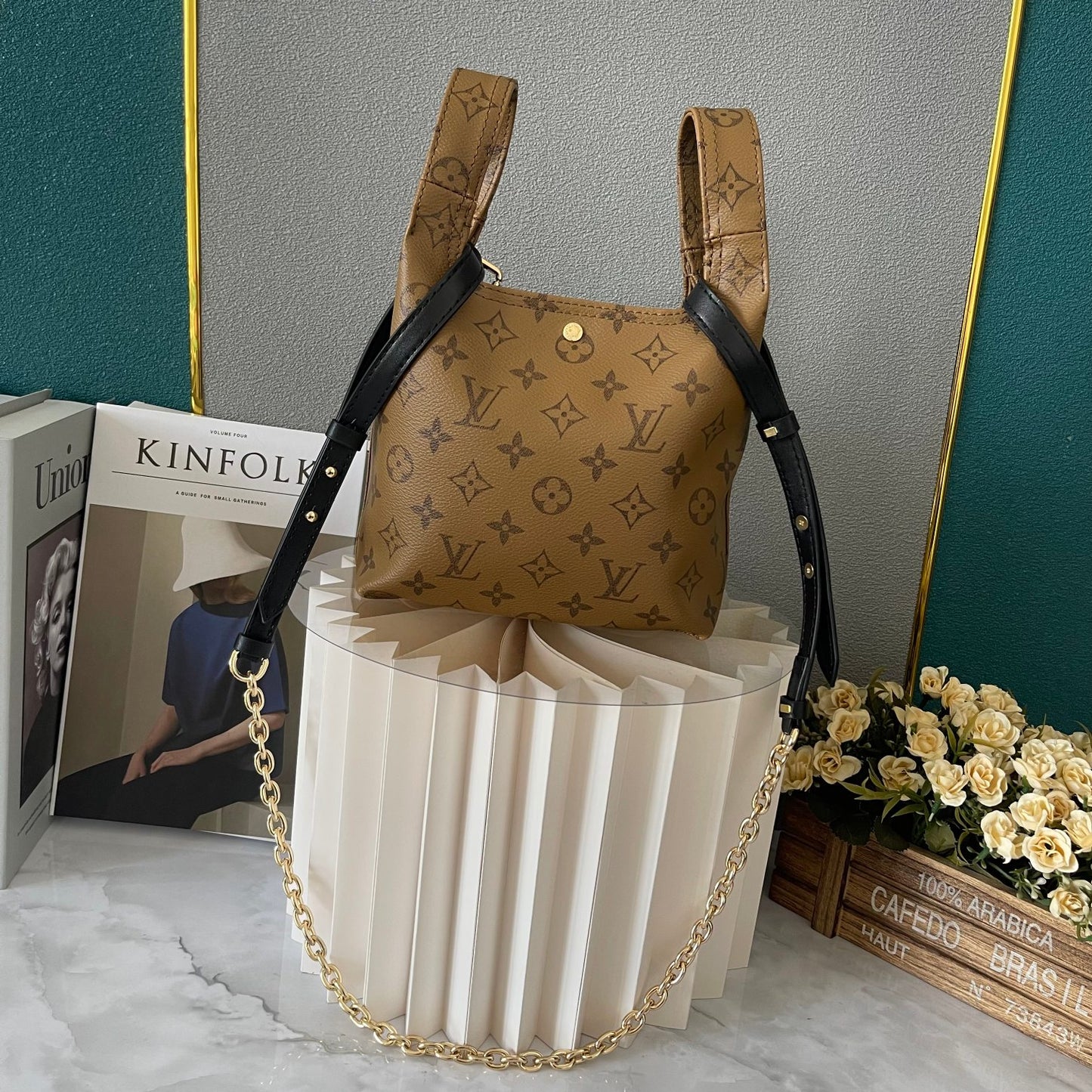 2WE21BDE Stylish leather bag