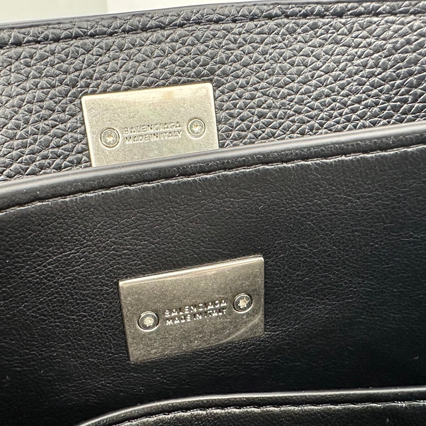 15XJ4BDE Stylish leather bag