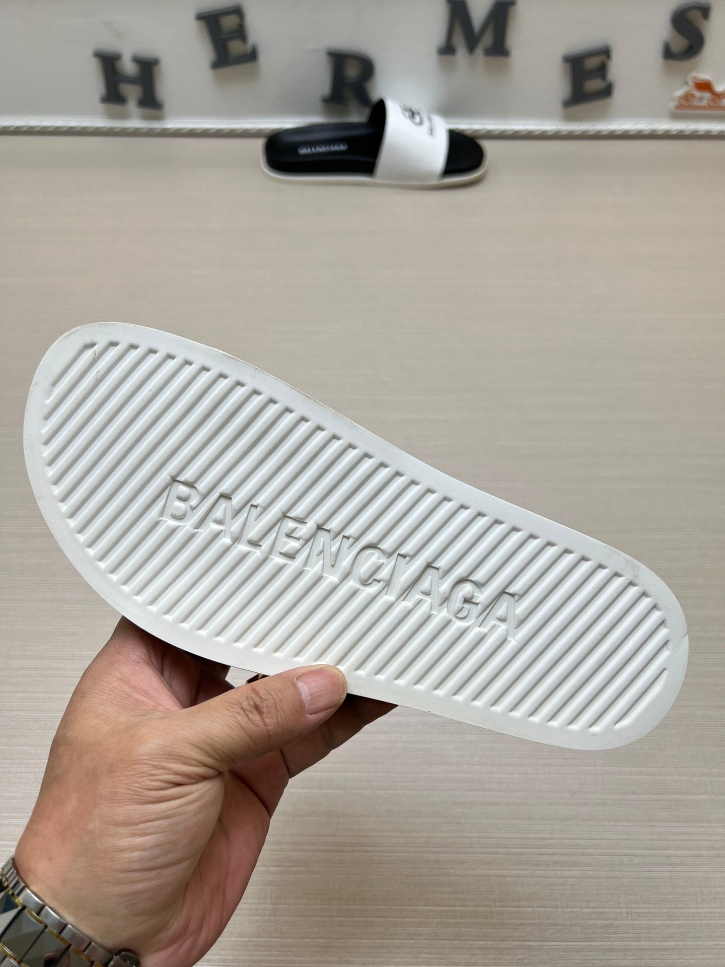 54J99ZDE Stylish slippers