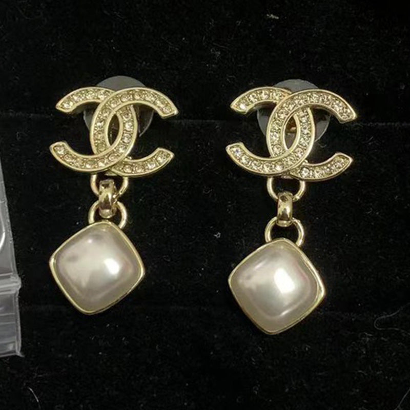 14C231EDE Stylish Earrings