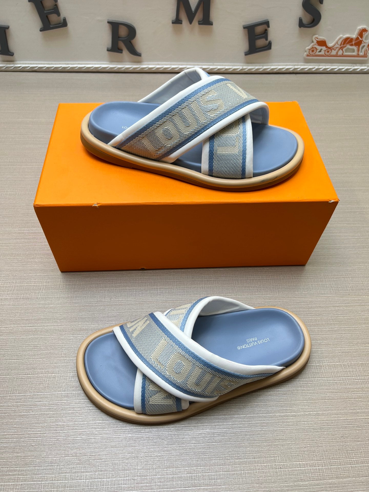 535ZE270ZDE Stylish Slippers