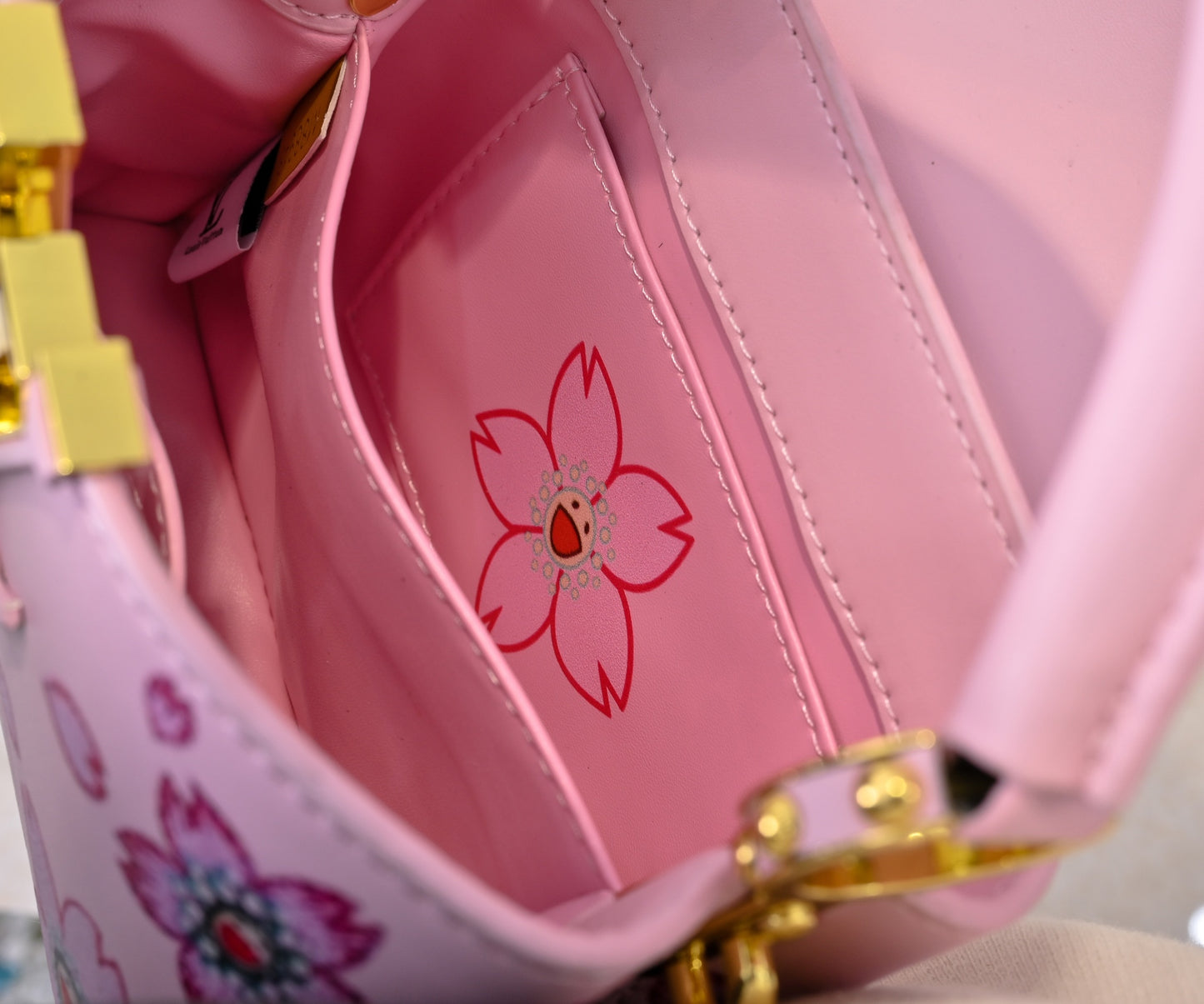 155NE42BDE Stylish leather bag