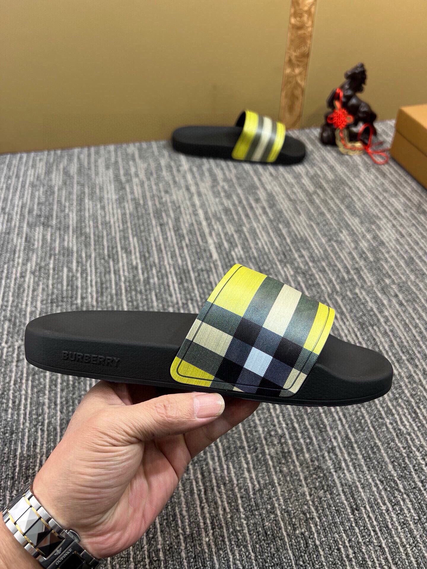 535ZR258ZDE Stylish Slippers