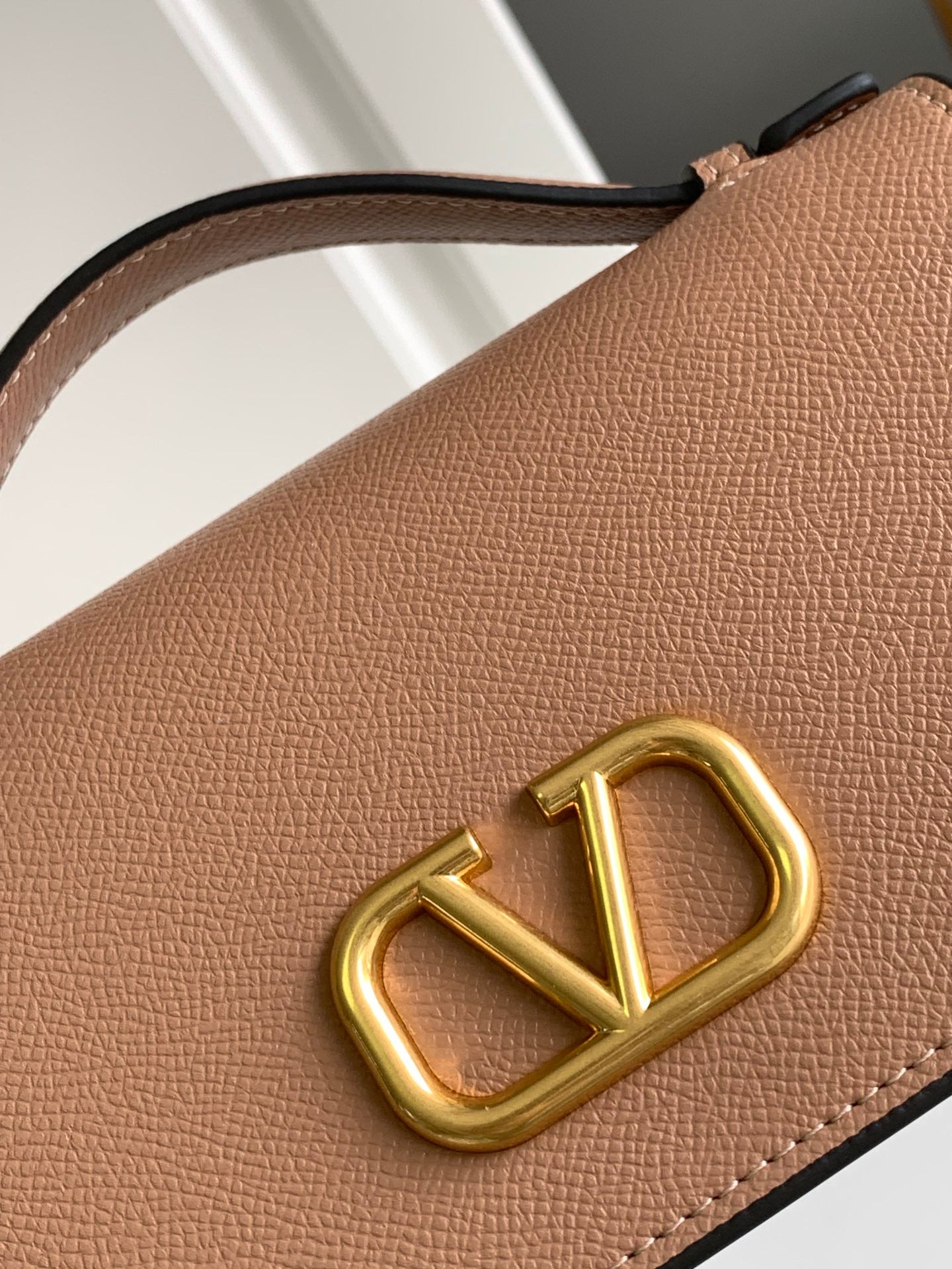 1XVL272BDE Stylish leather bag 