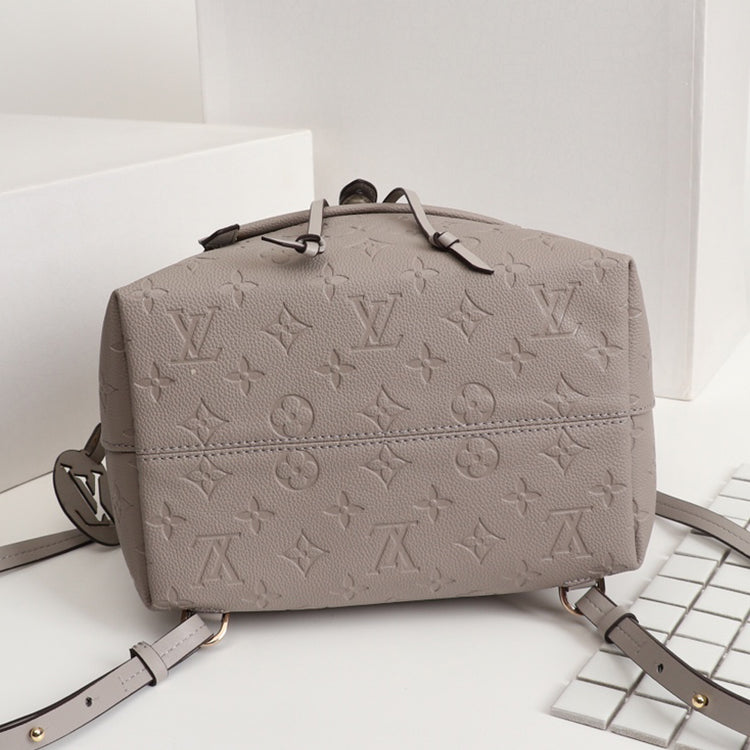 1E065BDE Stylish leather bag 