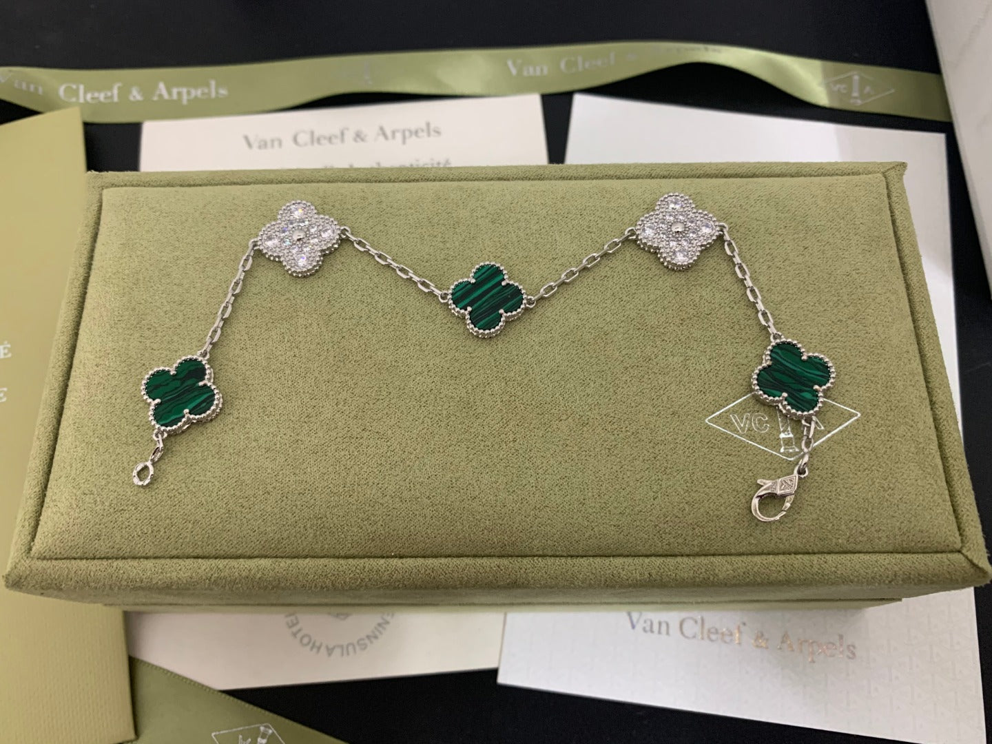 5XVA179KDE Stylish bracelets 5 flowers normal size1.5cm flower