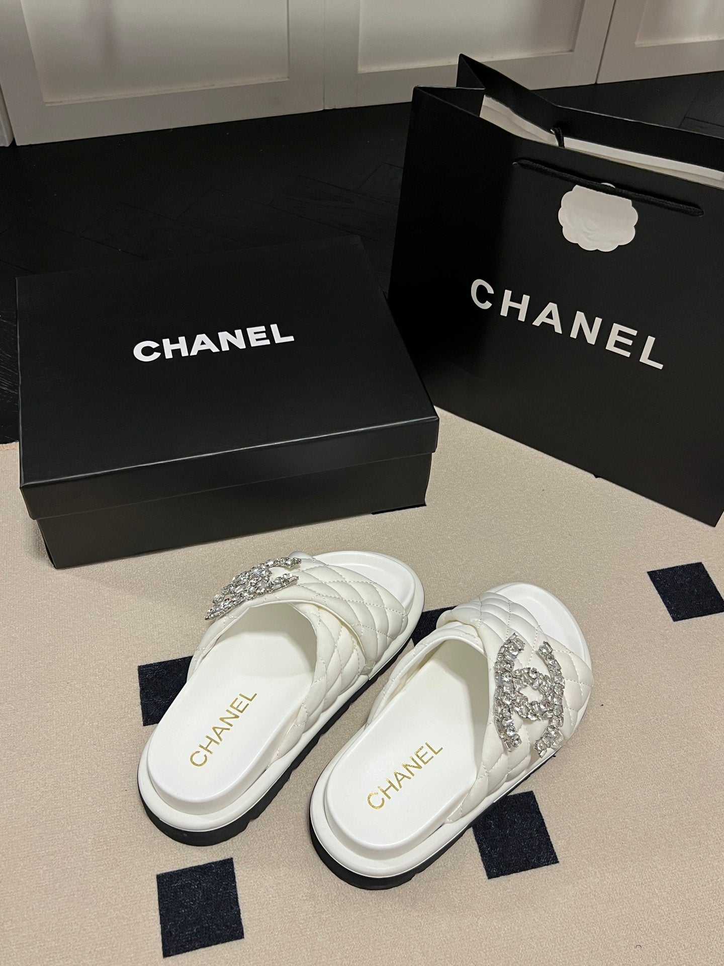 14C94ZDE Stylish Slippers