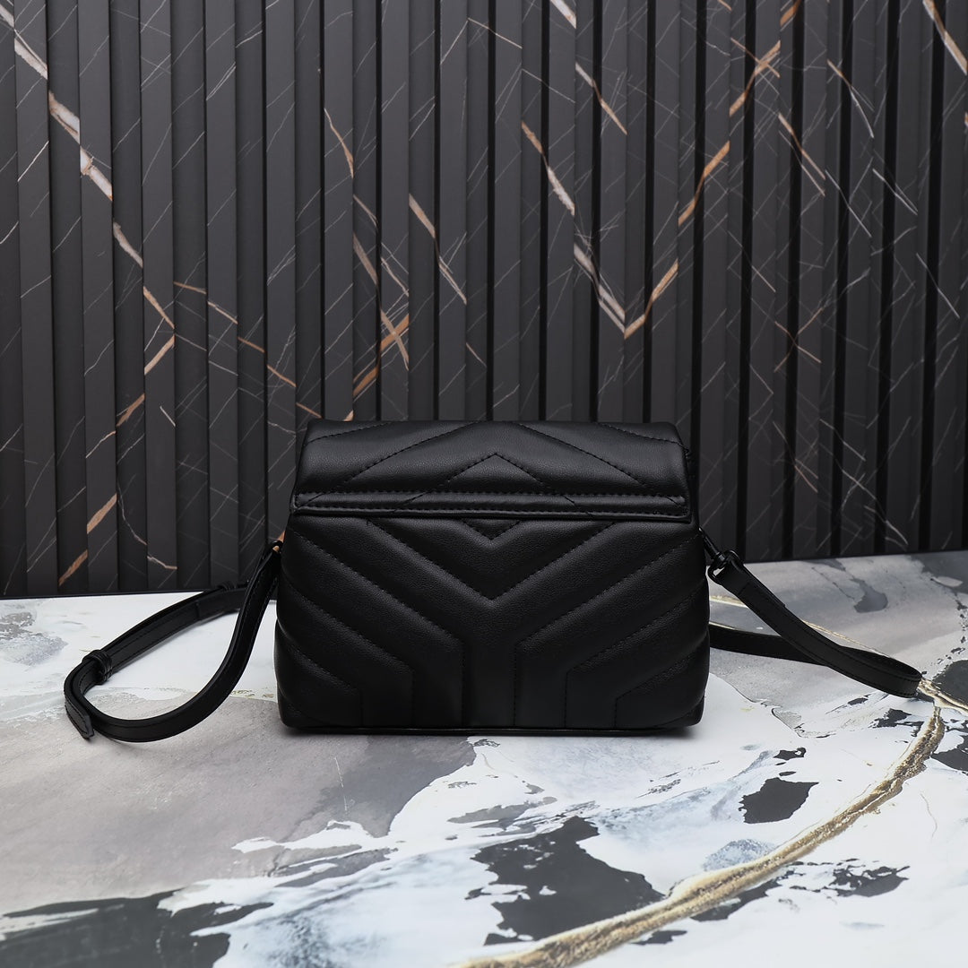 1XSL267BDE Stylish leather bag 