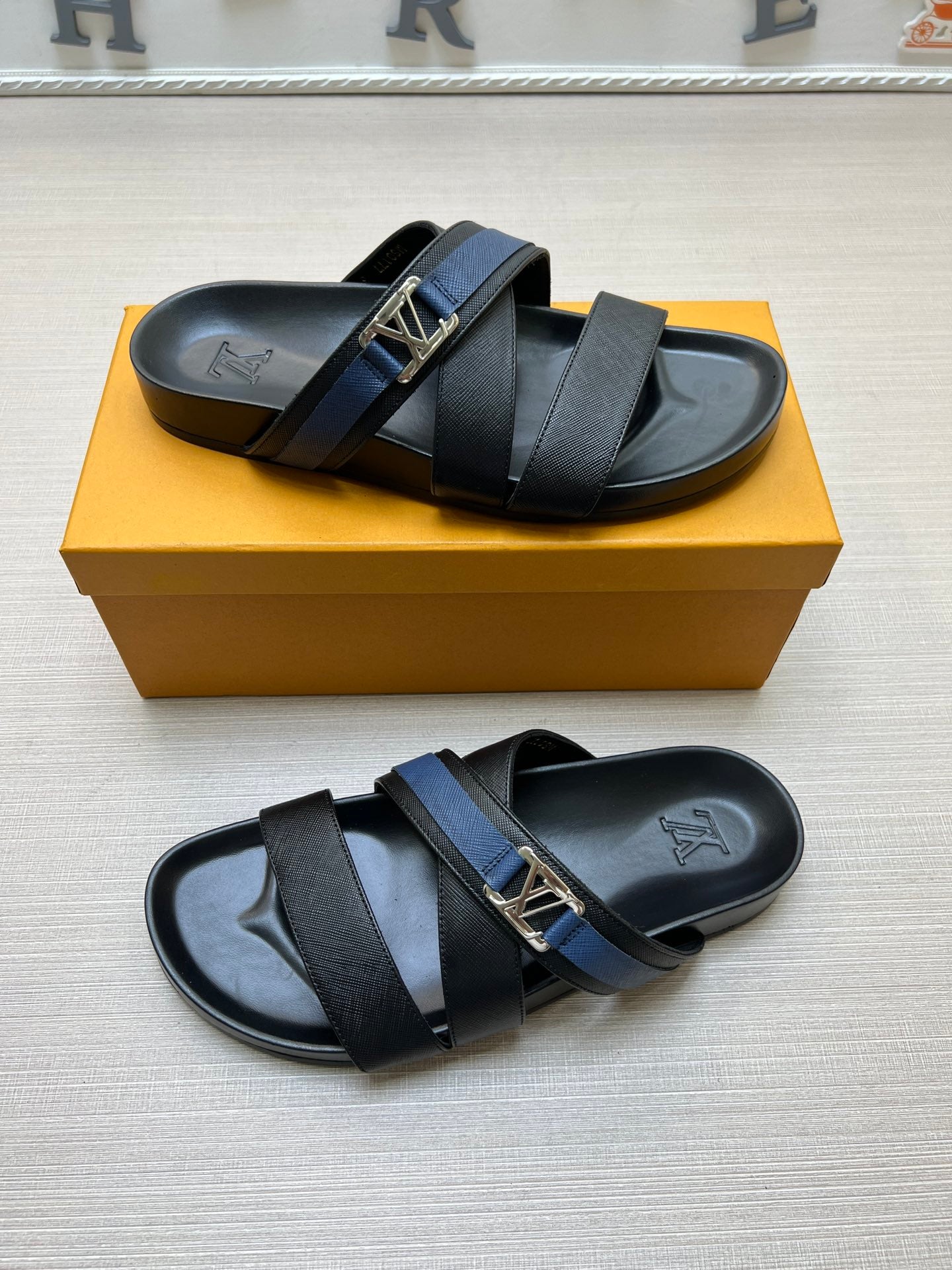 54E88ZDE Stylish slippers