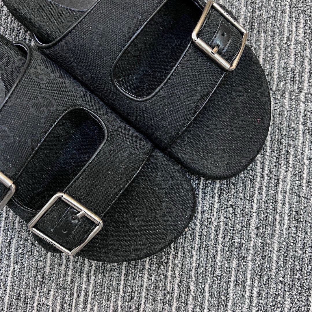 54B123ZDE Stylish slippers