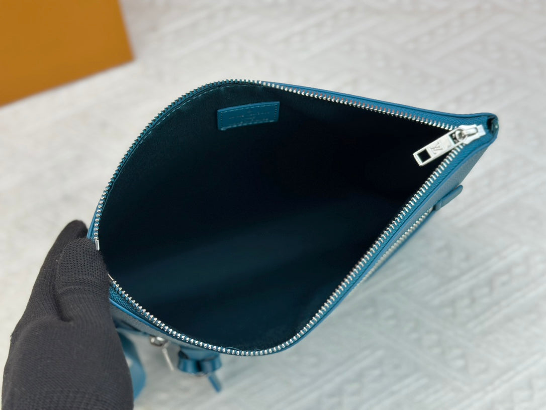1XE399BDE Stylish leather bag